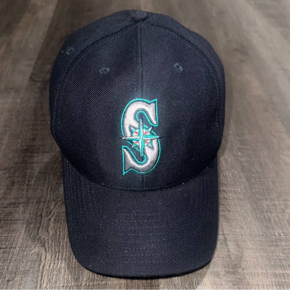 Adjustable Adult Size Seattle Mariners MLB Baseball Cap in Navy Blue